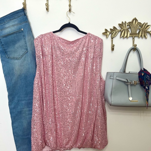 🆕2X Feminine sparkly sleeveless flowy bottom top ptp 27” l 30” - Picture 2 of 3